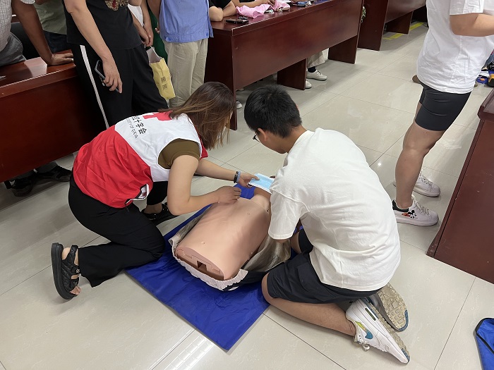 2、8.28 “急救在身边”八卦洲街道开展CPR+AED救护员培训2-1.jpg
