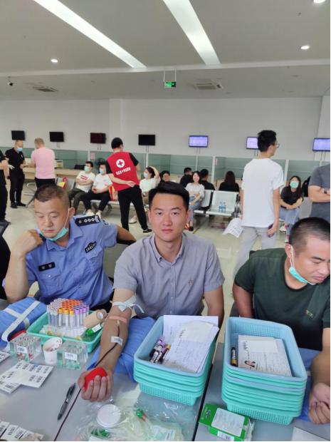 平望镇组织志愿者开展无偿献血活动145.png