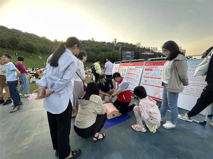 志愿红 (3).jpg