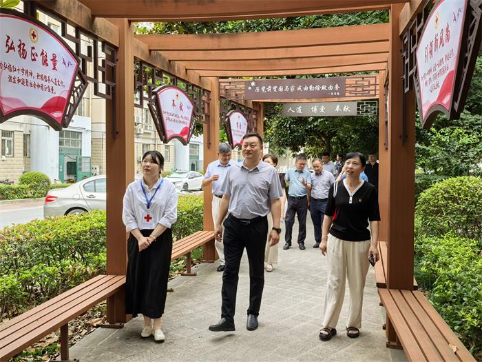 群众身边的红十字会 (2).jpg