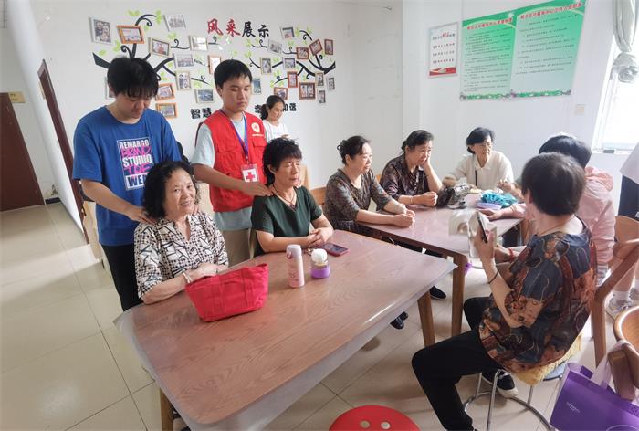 10、果场社区开展“中医理疗进社区，推拿按摩暖民心”志愿活动.jpg