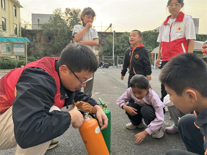 2、赋能年轻一代 共筑韧性未来.jpg
