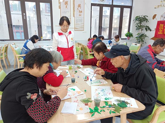 1、江南水泥厂社区：创意手工拓印 邻聚秋日时光.jpg