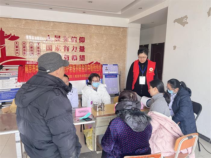 5、果场社区红十字会开展中医药义诊活动.jpg