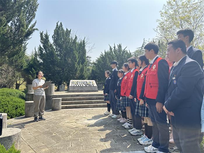 4.2一中思益清明祭奠2.jpg